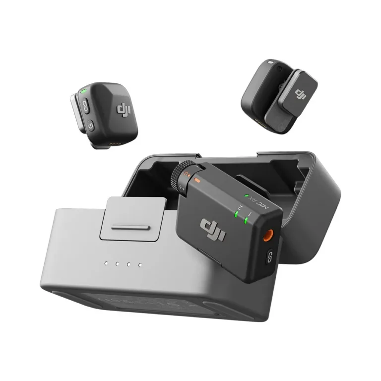 DJI Mic Mini 2 saatja ja vastuvõtjaga juhtmevaba mikrofonisüsteem, kuni 400 m ulatus, kõiksuunaline mikrofon, 3,5 mm heliväljund, kaasaskantav laadimiskohver