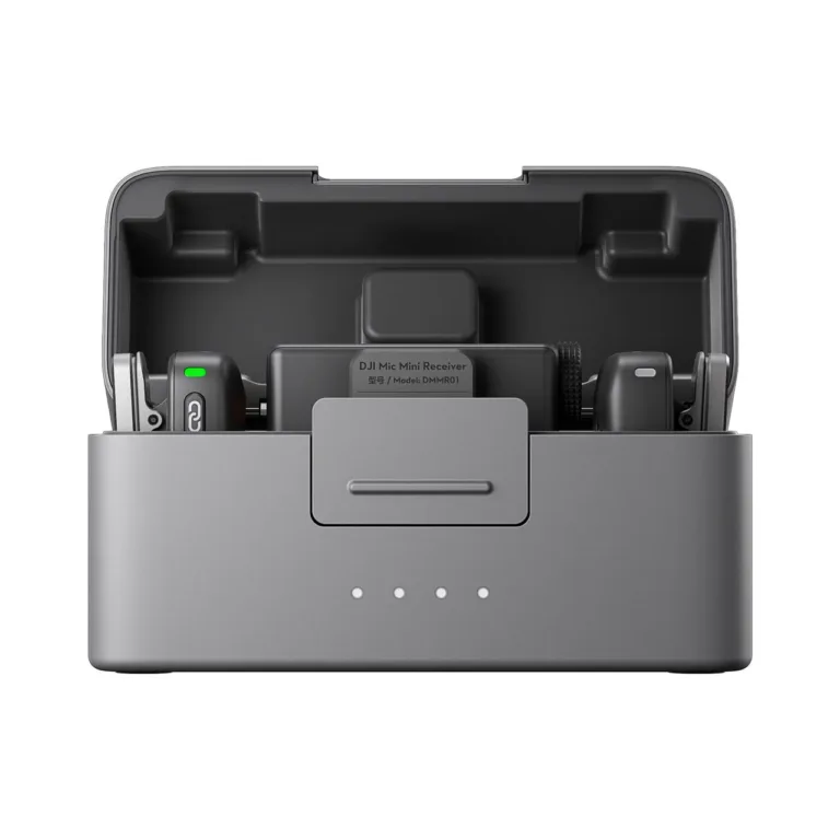 DJI Mic Mini 2 saatja ja vastuvõtjaga juhtmevaba mikrofonisüsteem, kuni 400 m ulatus, kõiksuunaline mikrofon, 3,5 mm heliväljund, kaasaskantav laadimiskohver