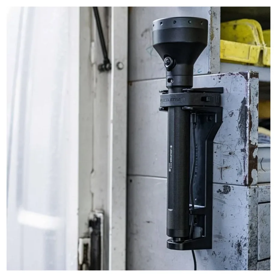 Ledlenser P21R 12000 lm alumiiniumist must LED-taskulamp, 370 mm, laetav, IP68, 3×32700 aku – 6