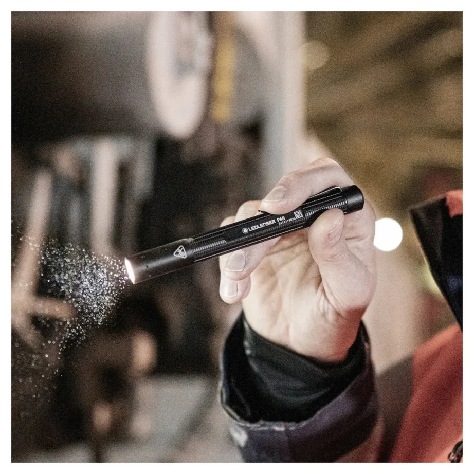 Ledlenser P2R 98 mm must LED pliiats-taskulamp 200 lm, laetav USB-C, IP54 – 6