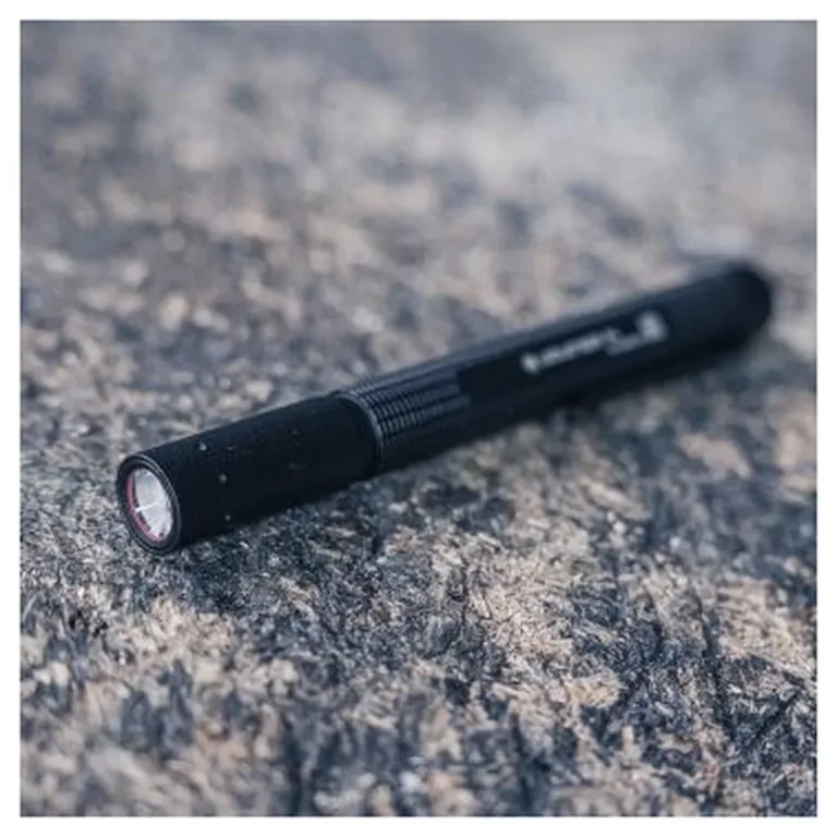 Ledlenser P4 142 mm must LED pastapliiats-taskulamp, 180 lm, 3 režiimi, IP54, 2xAAA