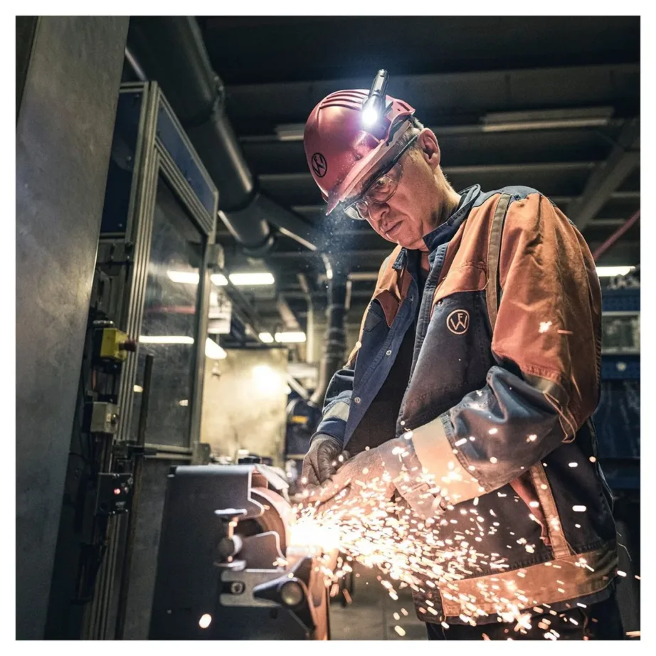 Ledlenser P5R 750 lm must 121 mm alumiiniumist laetav LED-taskulamp, IP68, 20 h aku – 5