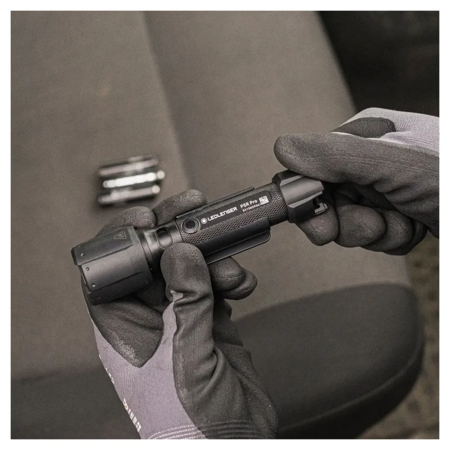 Ledlenser P5R Pro 131 mm must alumiiniumist LED-taskulamp, 750 lm, IP68, laetav ja patareitoega – 6