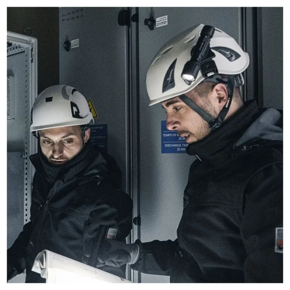 Ledlenser P5R Pro 131 mm must alumiiniumist LED-taskulamp, 750 lm, IP68, laetav ja patareitoega – 7