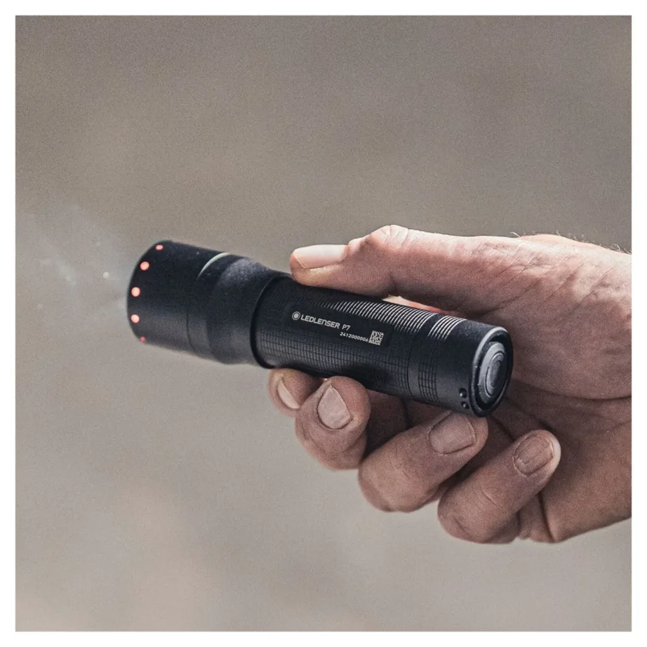 Ledlenser P7 650 lm must LED-taskulamp, 131 mm alumiiniumkorpus, 4xAAA, IP54 – 6