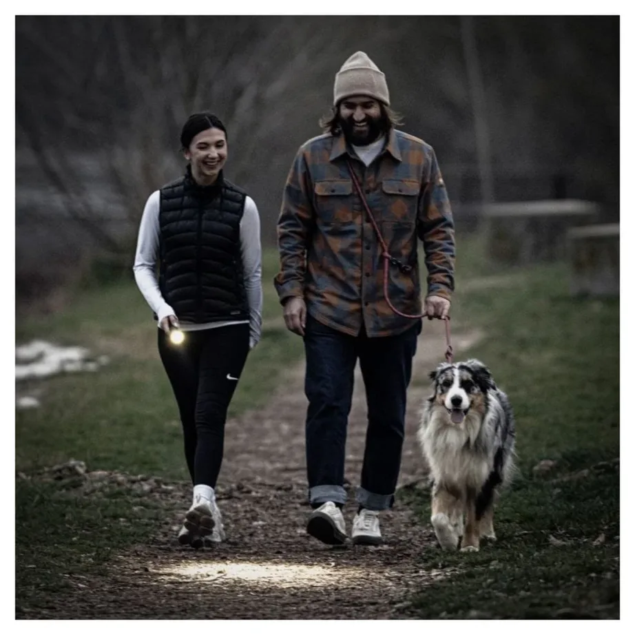 Ledlenser P7R 2000 lm 320 m must alumiiniumist laetav LED-taskulamp IP68, 159 mm – 2