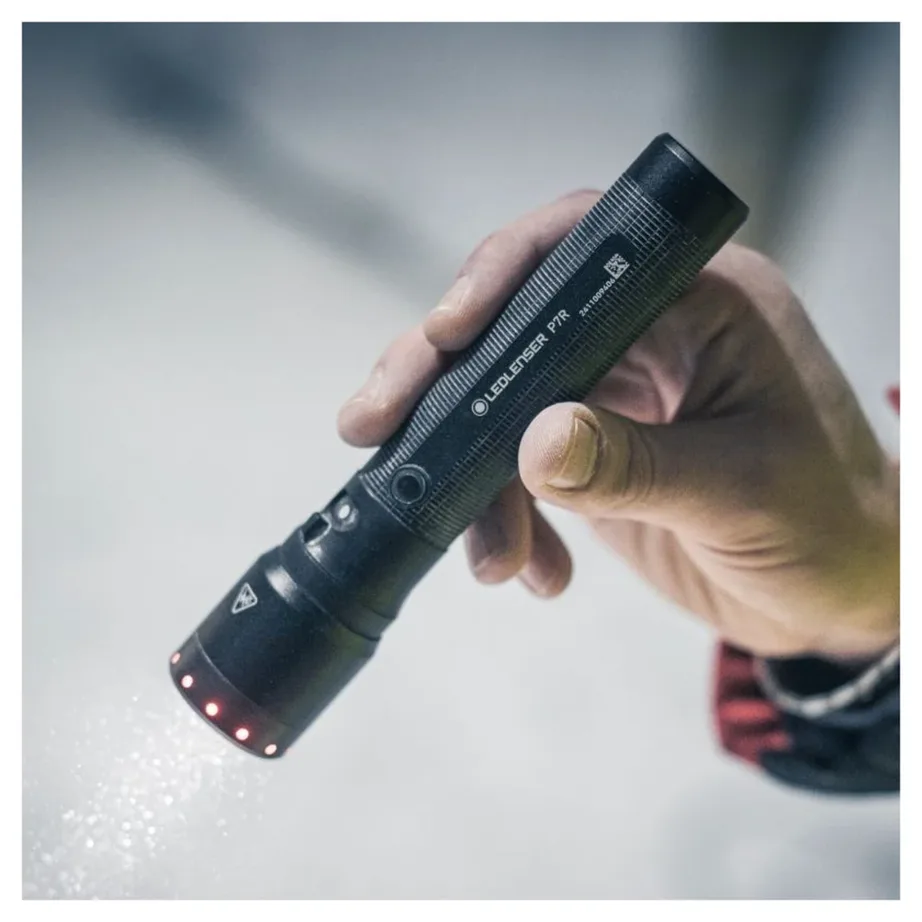 Ledlenser P7R 2000 lm 320 m must alumiiniumist laetav LED-taskulamp IP68, 159 mm – 8