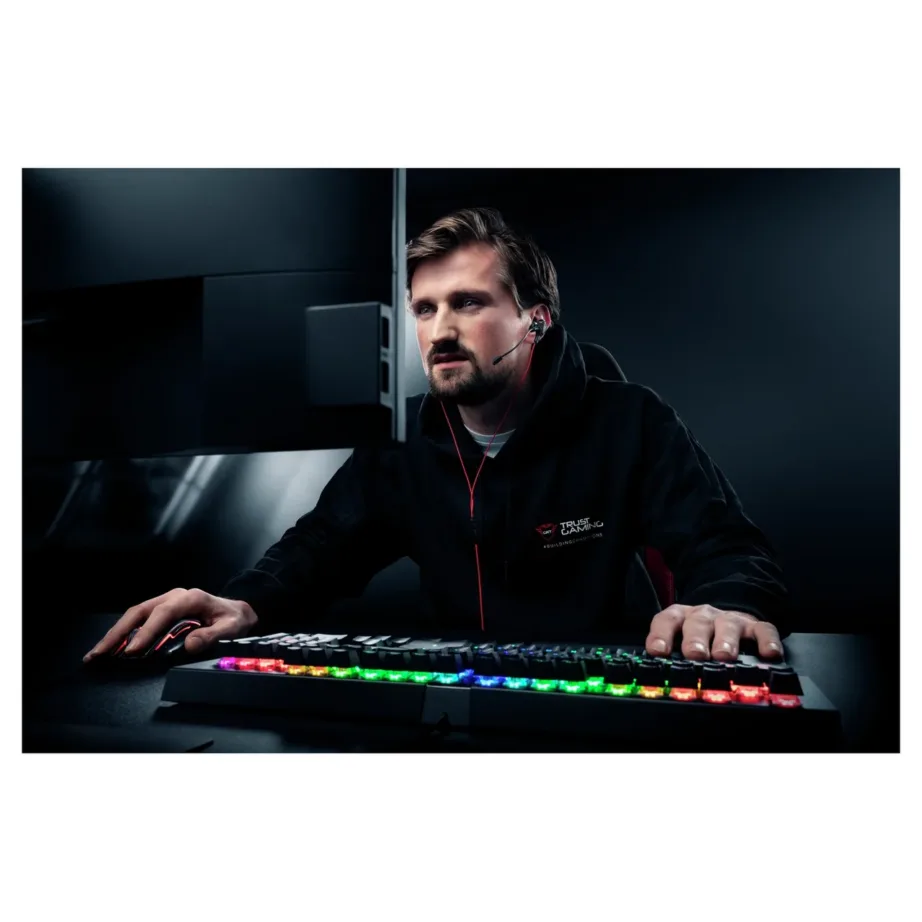 Trust GXT 408 3,5 mm in-ear mänguri kõrvaklapid eemaldatava mikrofoniga, punane/must, kandekotiga – 3