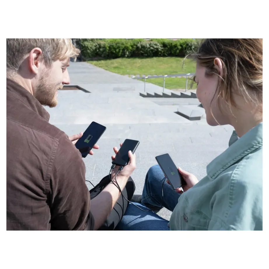 Trust Primo 24676 20 000 mAh must kiirlaadimisega akupank, 3 USB-väljundit, LED-indikaatoriga, sobib nutitelefonidele ja tahvelarvutitele – 7