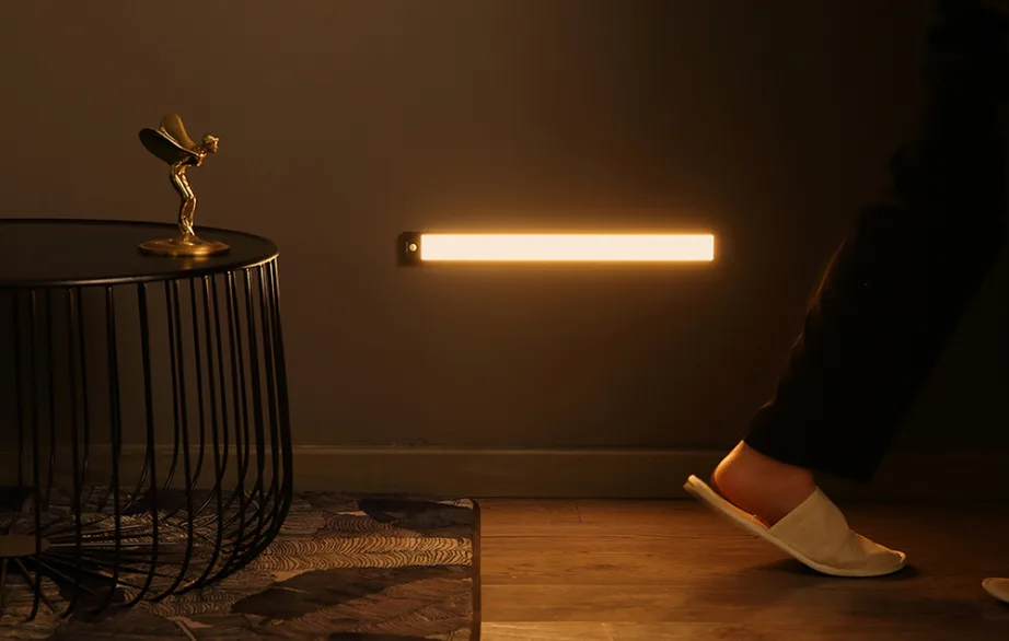 YEELIGHT YLCG006-b A60 liikumisanduriga kapivalgusti 60 cm USB‑C, must 2700K – automaatne valgustus kappidesse, akuga – 3