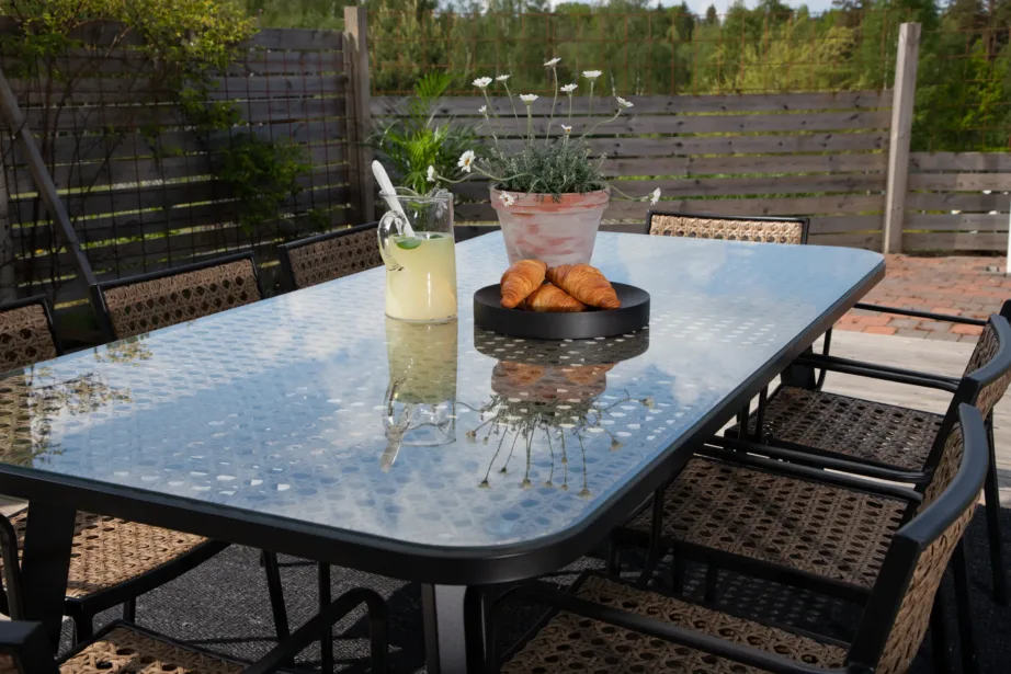 Paola suuremõõtmeline klaaspinnaga aiatöölaud (must teras, liivikarva palmik, 200×100 cm), 1512-2038 – 6