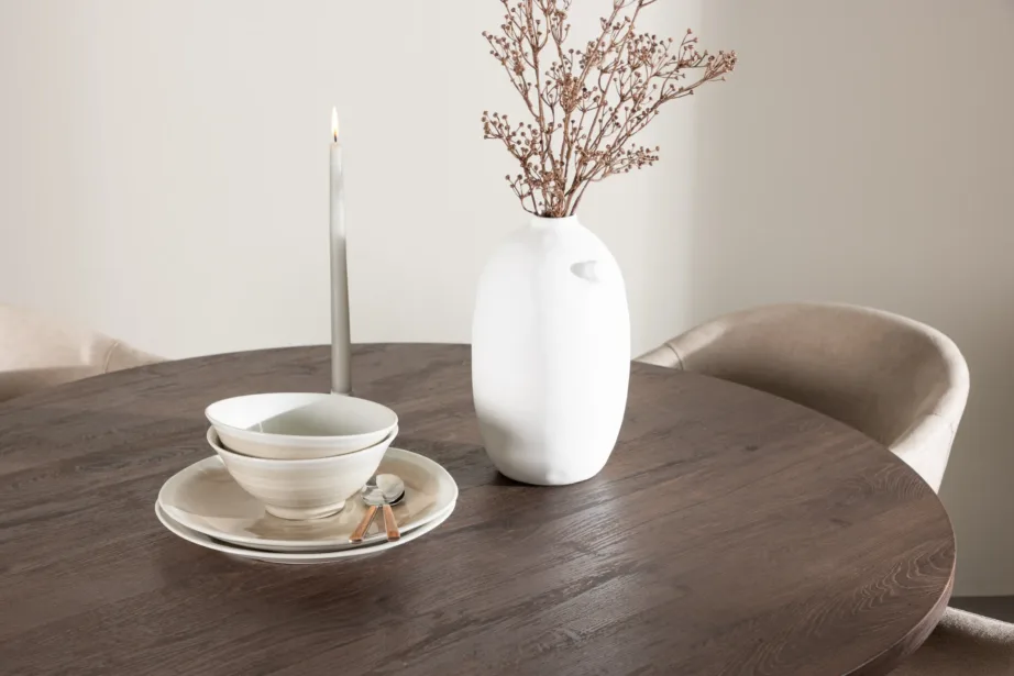 Ümmargune mokkatooniga söögilauakomplekt Bootcut ja Evelina beežid toolid, GR24390 – 10