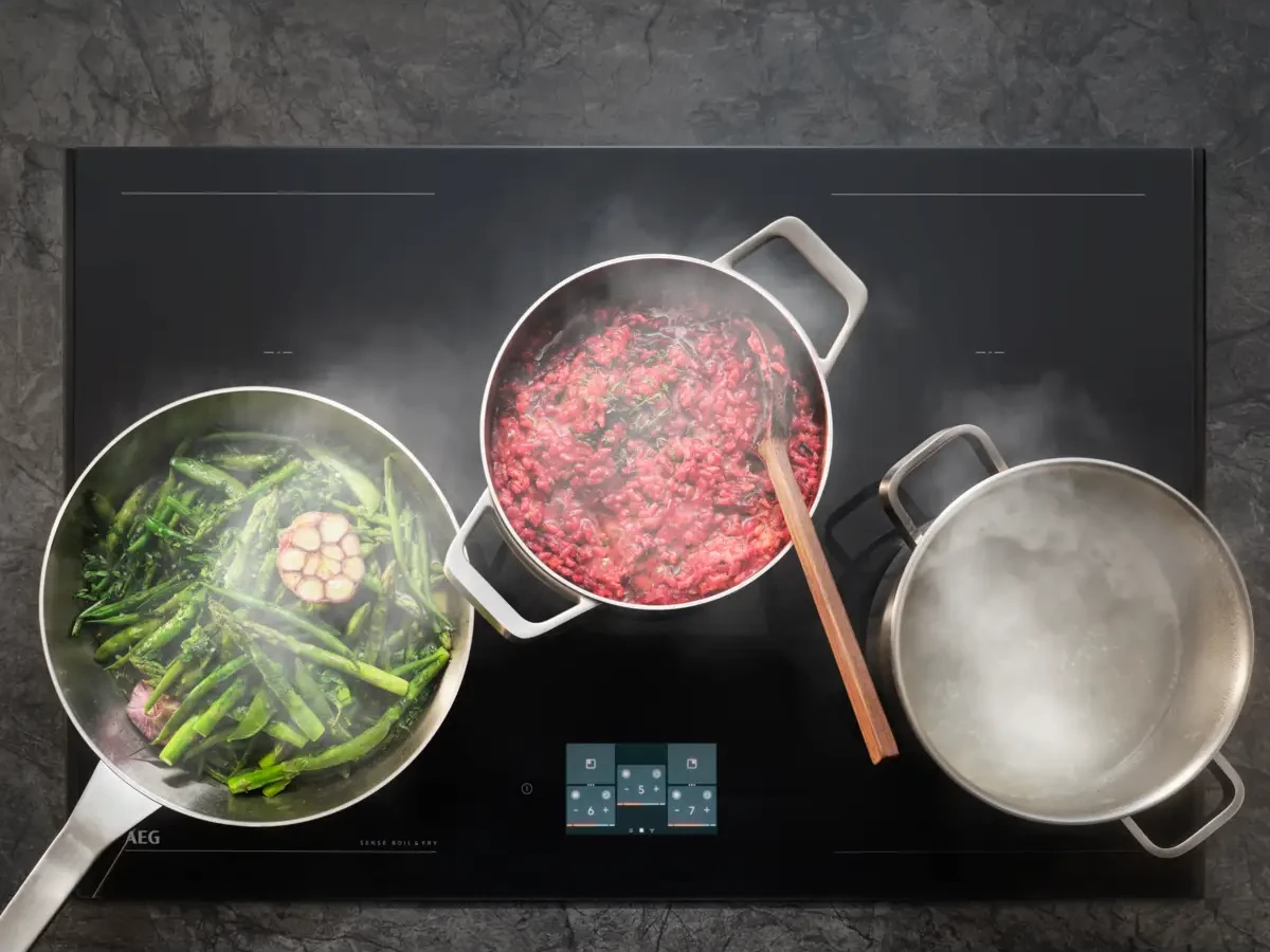 AEG DGE5661HM ExtractionTech Pro võimsa väljatõmbega roostevabast terasest õhupuhasti köögis