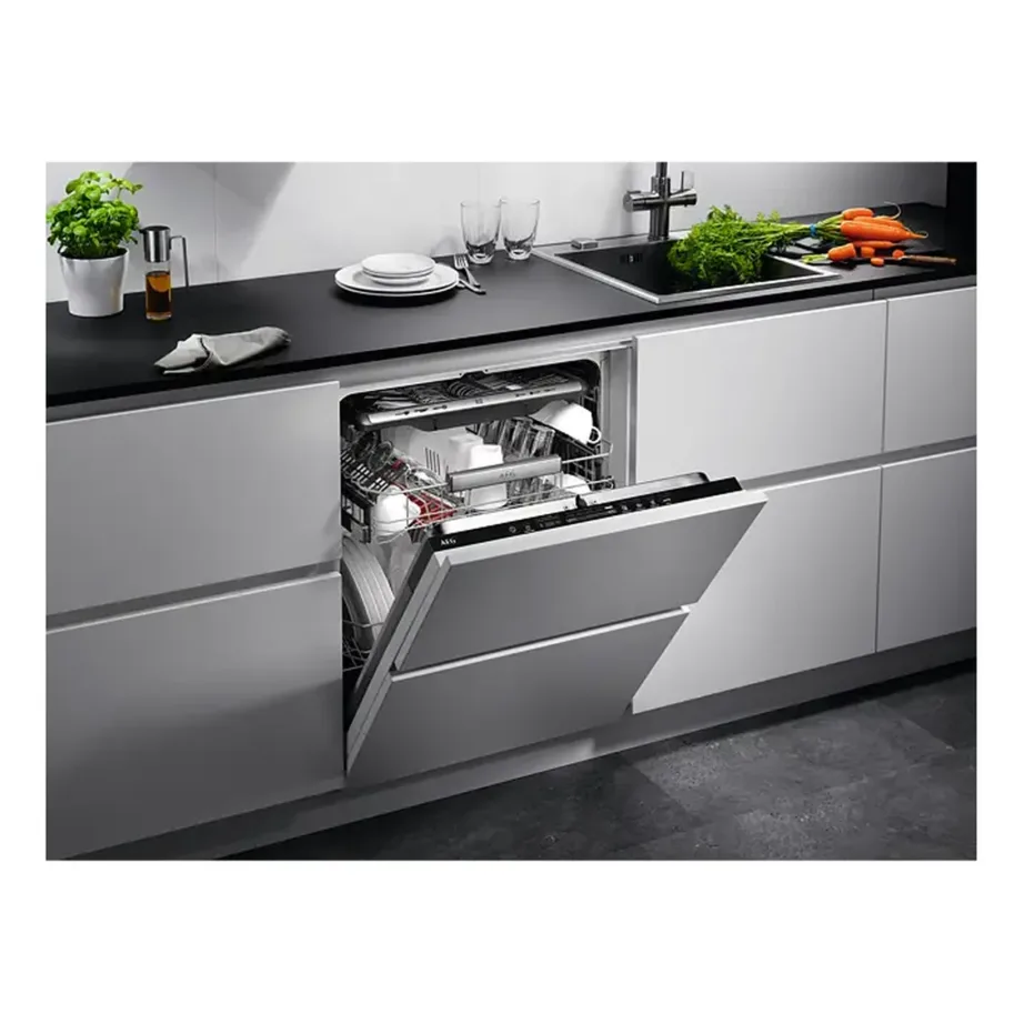 60 cm täisintegreritav nõudepesumasin ComfortLift ja Wi-Fi AEG FSE94848P, 14 komplekti, energiatõhusus C, 42 dB, 3 korvi, roostevaba sisuküvet, uks-uksele paigaldus – 2