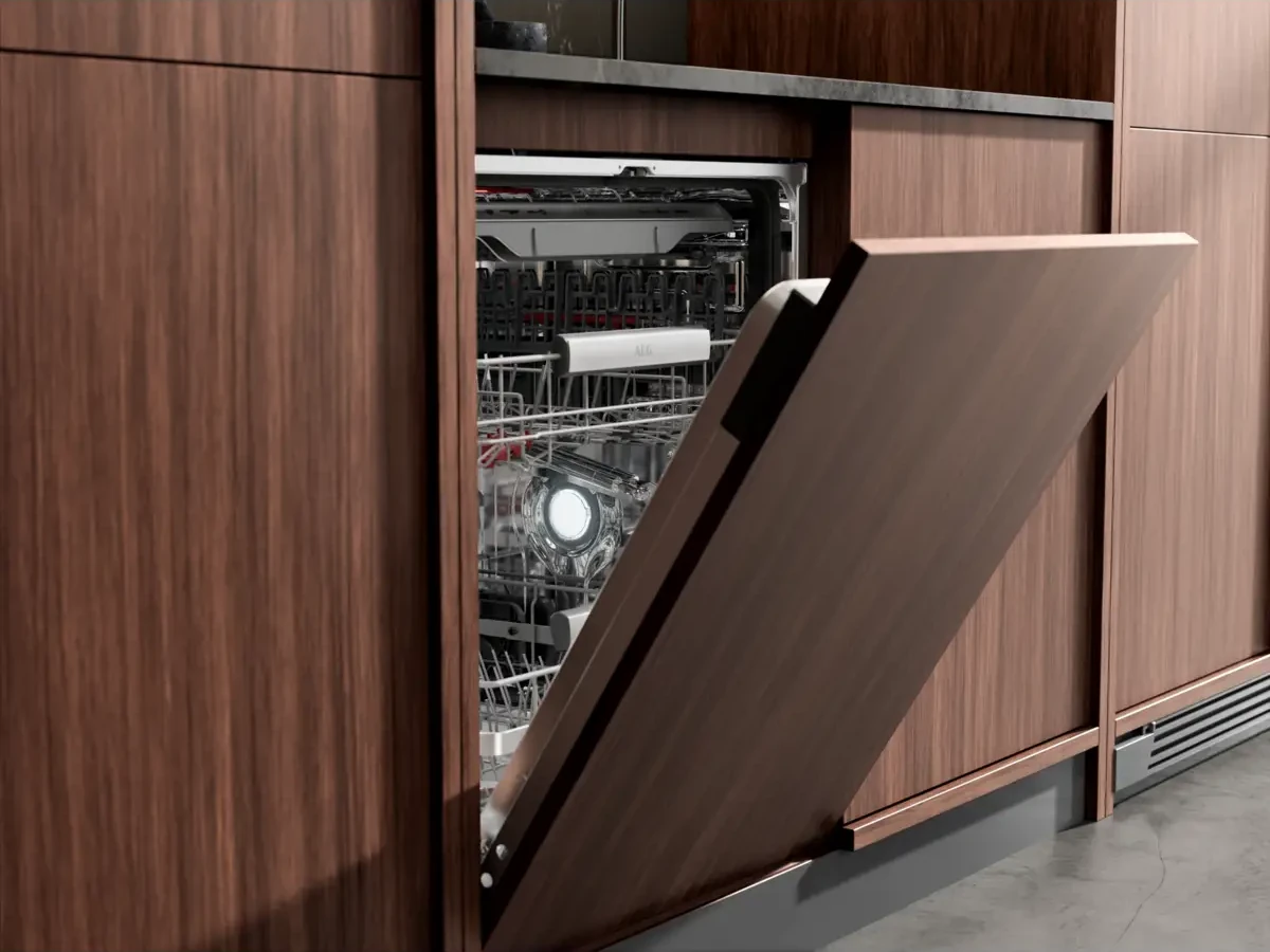 Sisevalgustus tagab AEG nõudepesumasinas parema nähtavuse ja tõhusama pakendamise