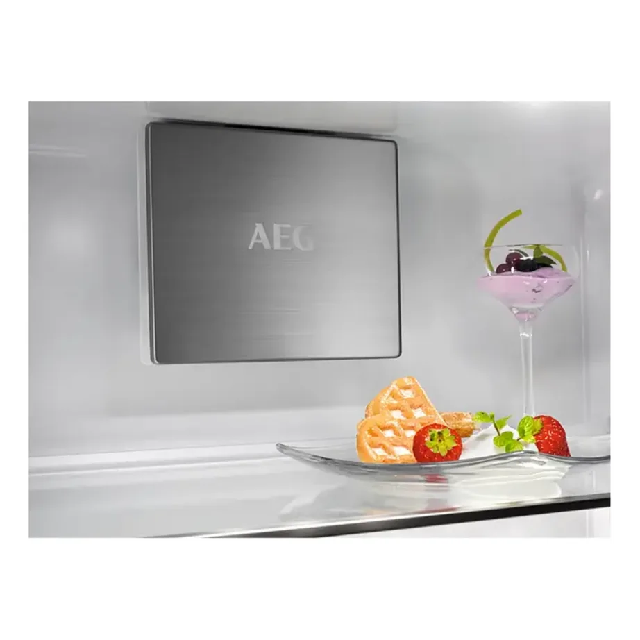 Integreeritav NoFrost külmik-sügavkülmik Wi‑Fi-ga AEG NSC7P751ES, 287+89 l, 70 cm, MaxiSpace, GreenZone+ sahtel, inverterkompressor, libisevad hinged, LED-valgustus, E-kl – 12
