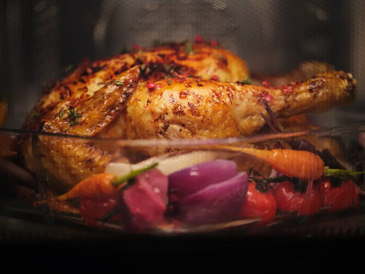 AEG mikrolaineahju grill annab toidule kuldpruuni ja krõbeda pealispinna