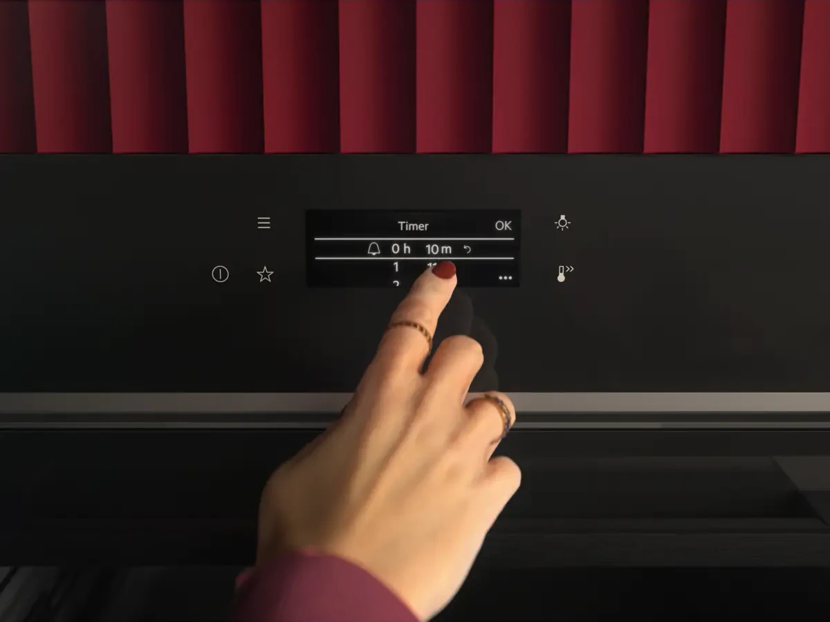 AEG EXCite TFT puuteekraan selge teksti ja ikoonidega