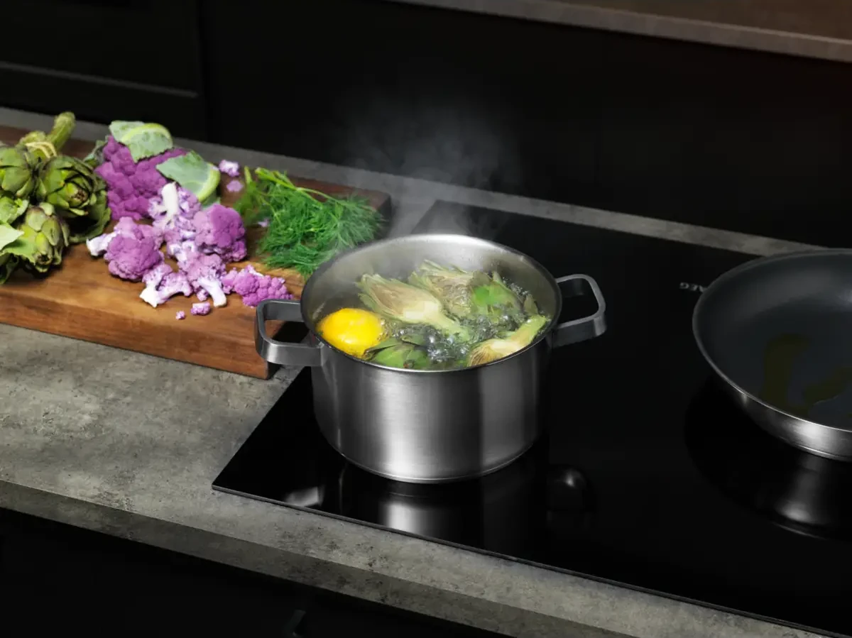 AEG induktsioonpliidiplaat kiire kuumenemise ja PowerBoost funktsiooniga