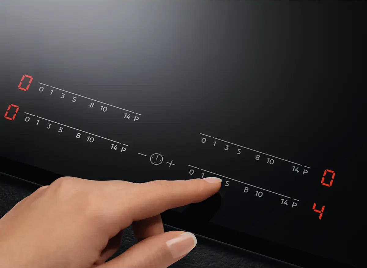 AEG induktsioonpliidiplaat puutetundliku liugjuhtimise ja numbrivahemikuga 1–14