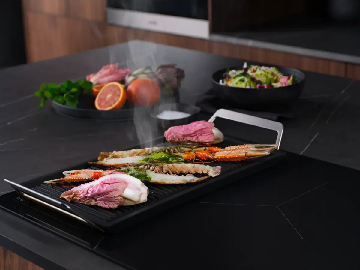 AEG induktsioonpliidiplaadi Bridge tsoon ühtlase kuumuse jaotusega