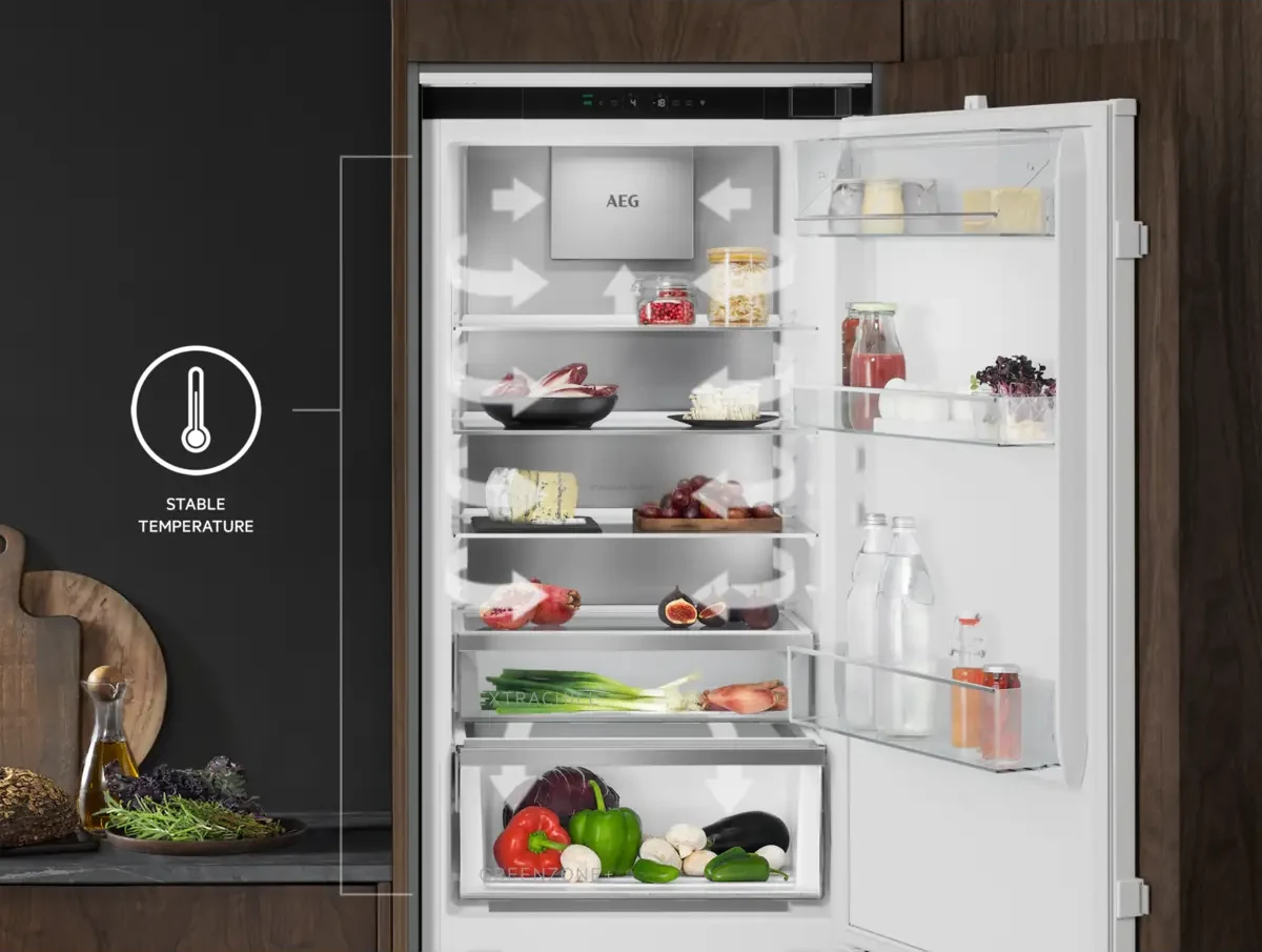 Cooling 360° süsteem jaotab jaheda õhu ühtlaselt kogu AEG külmikus