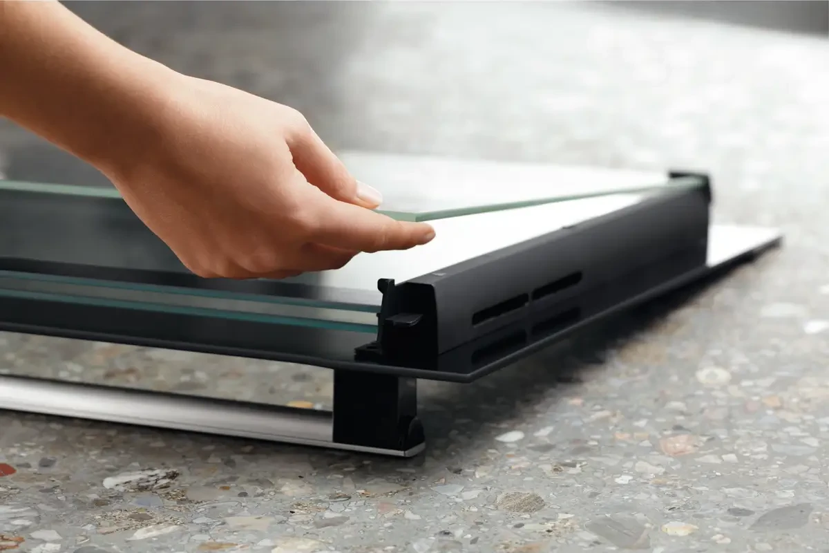 Eemaldatavad klaasist ahjuuksed lihtsaks puhastamiseks