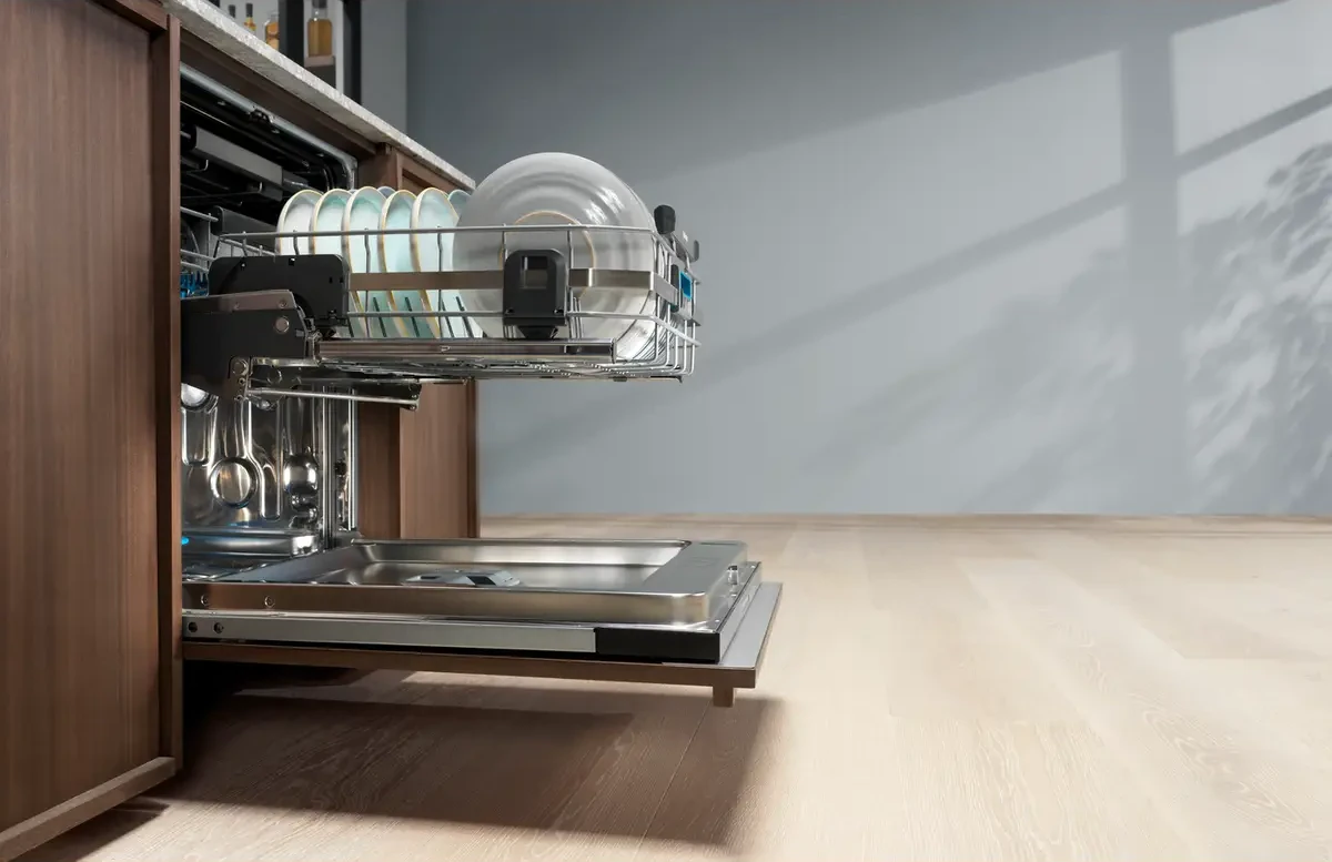 Electrolux EEC87400W nõudepesumasin ComfortLift tõstetava alumise korviga