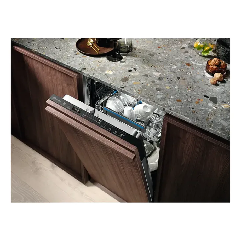 Täisintegreeritav 45 cm nõudepesumasin 9 komplektile ELECTROLUX EEG62300L, D energiaklass, 44 dB, 8 programmi, roostevaba sisemus, AirDry automaatne ukseavaja, ajaprojektsioon põrandale – 2