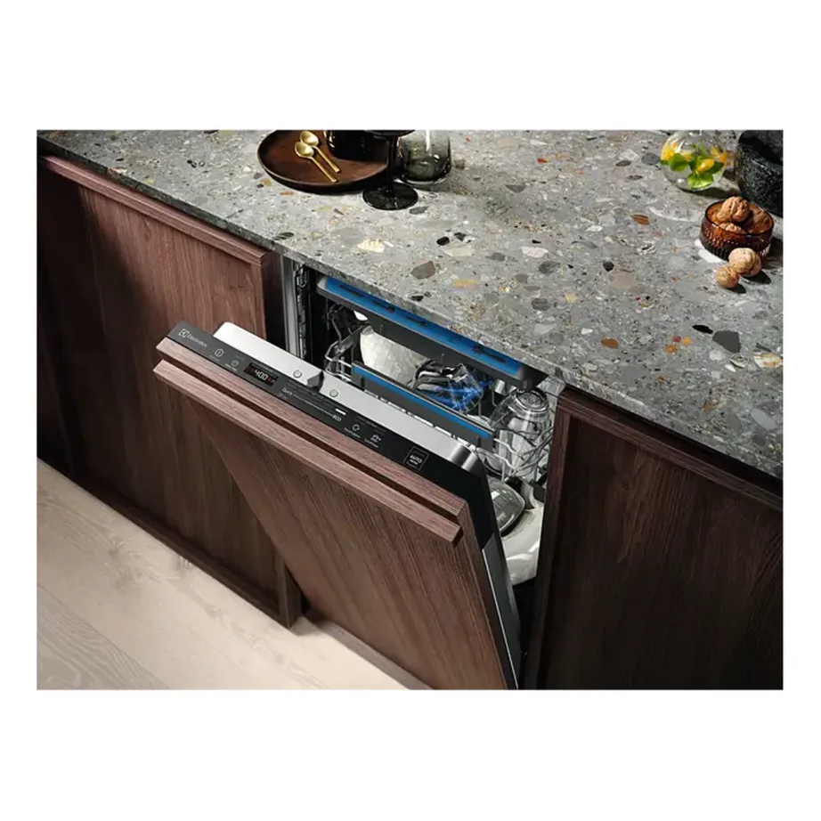 45 cm täisintegreeritav nõudepesumasin ELECTROLUX EEM43211L, 10 komplekti, E energiatõhusus, 44 dB, 8 programmi, 3 korvi, invertermootor, roostevabast terasest sisemus – 2