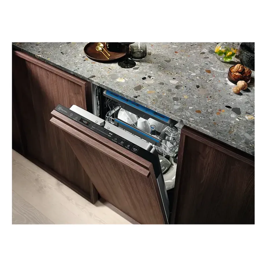 45 cm täisintegreeritav nõudepesumasin AirDry funktsiooniga ELECTROLUX EEM63310L, 10 komplekti, D energiaklass, 44 dB, 8 programmi, 9.9 l, 3 korvi, invertermootor – 2