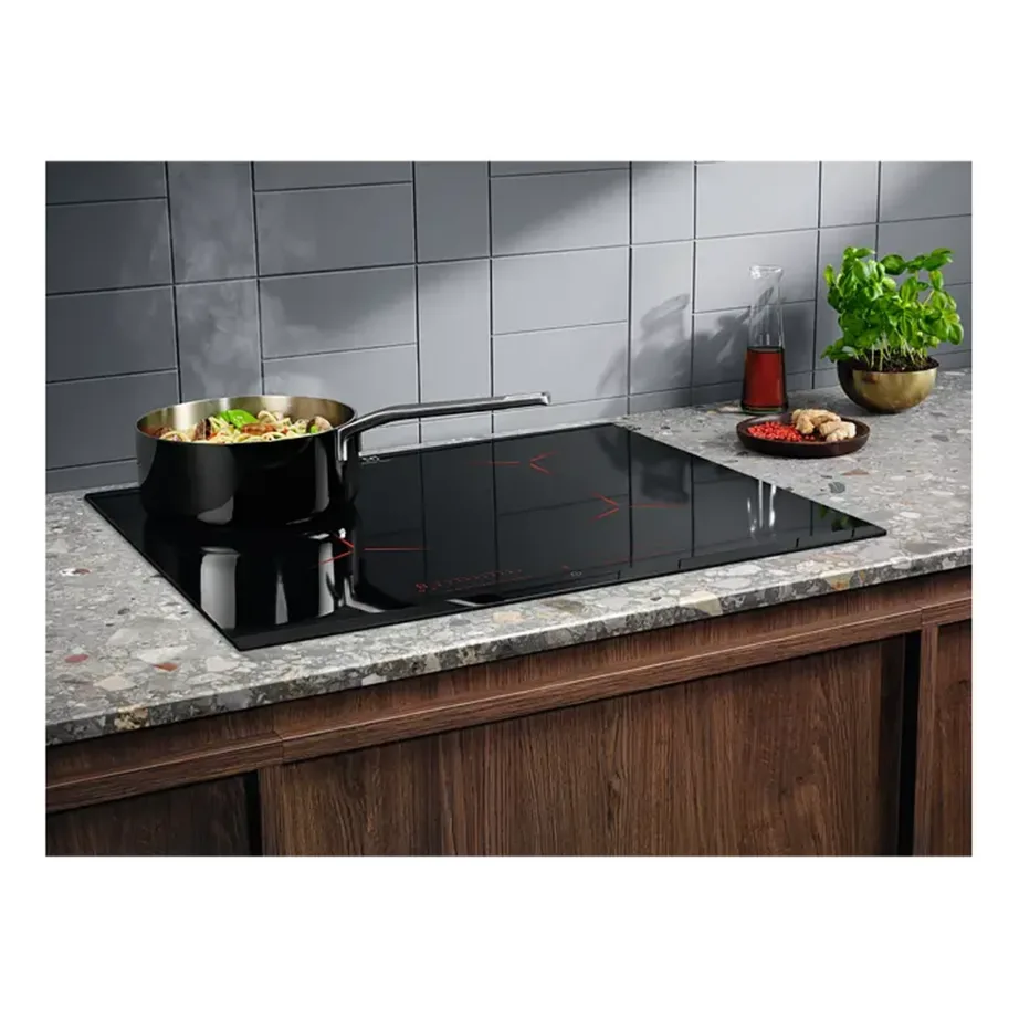 Integreeritav induktsioonpliidiplaat 60 cm Hob2Hood ja DoubleBridge funktsiooniga ELECTROLUX EIP6446, 4 keeduala, puutejuhtimine Slider, raamita must klaaskeraamika, 7350 W, 59×52 cm - 2