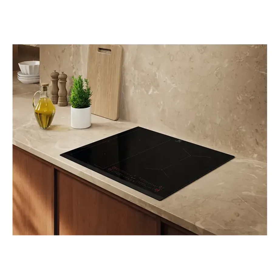 60 cm induktsioonpliidiplaat Sense Boil & Fry ja Hob2Hood Electrolux EIS67453, 4 keeduala, Bridge-tsoon, puutenupud Slider, PowerBoost, taimer, must, 7350 W – 3