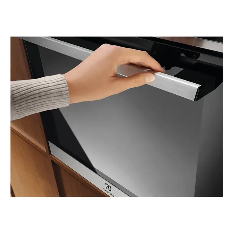 Integreeritav pürolüütilise puhastusega ahi ELECTROLUX EOE8P38X, 72 l, A+ energiaklass, pöördõhk, 60 cm, EXCite puuteekraan, 99 automaatprogrammi, teleskoopsiinid – 8