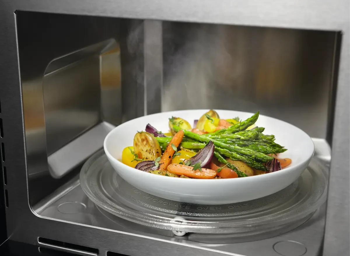 Electrolux mikrolaineahju ReTurntable pöördtaldrik algasendisse naasmas