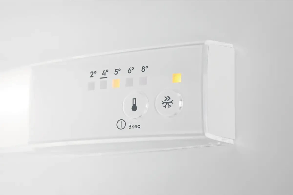 Elektrooniline puutejuhtimine ja LED-indikaatorid Electrolux külmikus