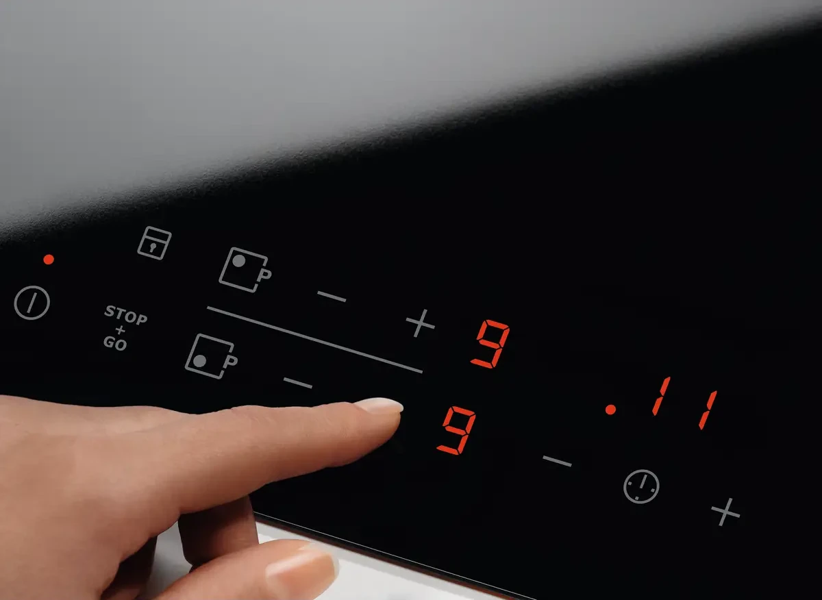 Electrolux LIB60420CK puutetundliku juhtpaneeliga induktsioonpliidiplaat