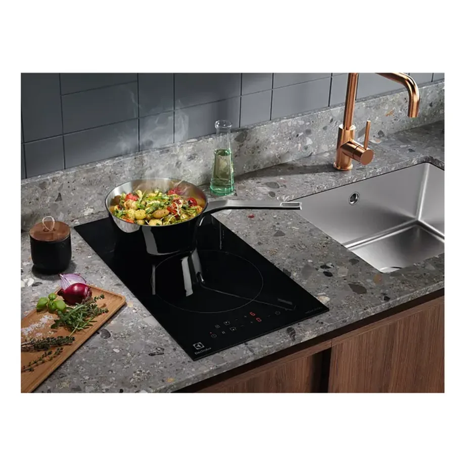 2-tsooniline induktsioonpliidiplaat väikesele köögile ELECTROLUX LIT30230C, 30 cm, 3650 W, vitrokeramika, puutetundlik juhtimine, must, pealtpaigaldus – 3