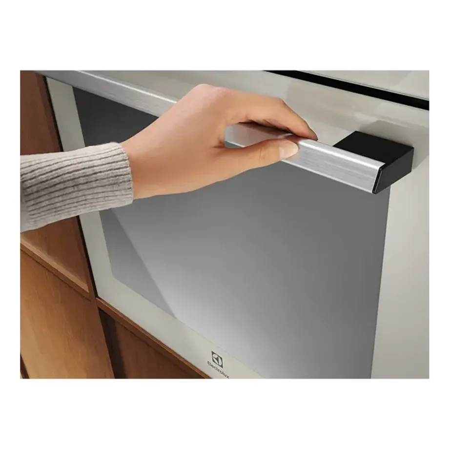 Integreeritav elektriahi automaatprogrammidega ELECTROLUX LOE8F38S, 72 l, A+, 60 cm, kreemikas, puutetundlik TFT-ekraan, Aqua clean ja katalüütiline puhastus, pöördõhk, pehmelt sulguv uks – 6