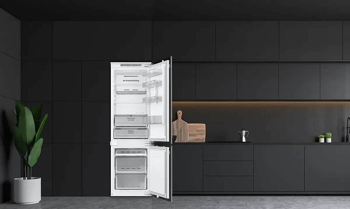 Eriti värske toit ja hästi ära kasutatud ruum külmikus