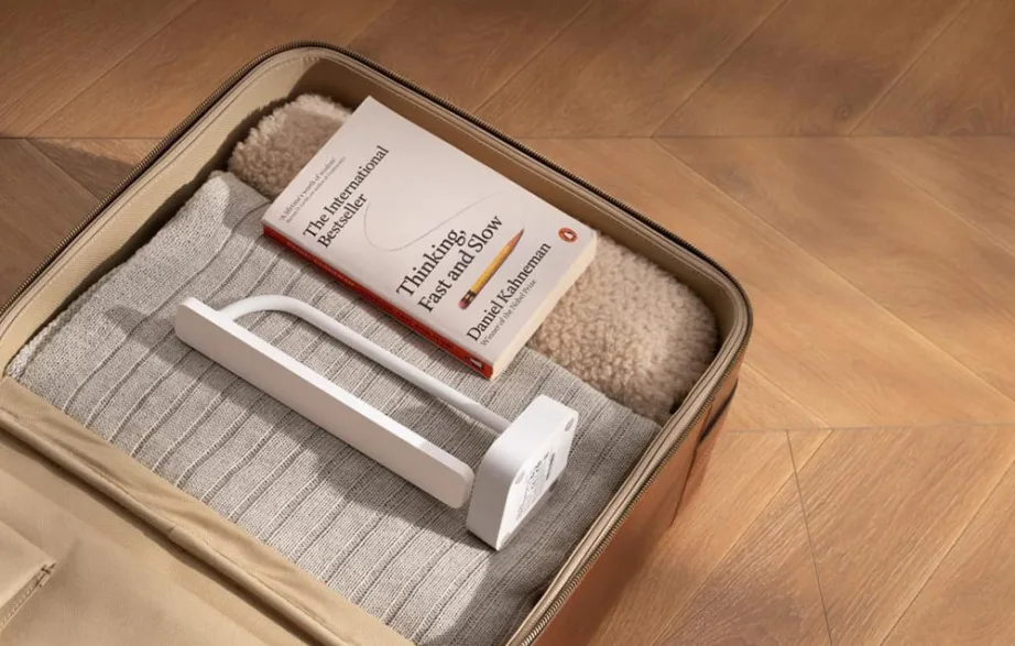 Yeelight Jasmine akuga laualamp (YLYTD‑0039), puutejuhtimine ja astmevaba hämardus, 5000 K, USB‑C, 1200 mAh, kuni 60 h, 360° pea, kokkupandav 26 × 8,5 cm, 280 g – 3