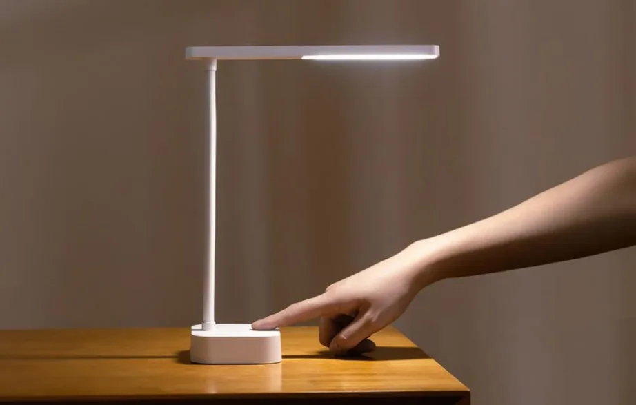 Yeelight Jasmine akuga laualamp (YLYTD‑0039), puutejuhtimine ja astmevaba hämardus, 5000 K, USB‑C, 1200 mAh, kuni 60 h, 360° pea, kokkupandav 26 × 8,5 cm, 280 g – 4