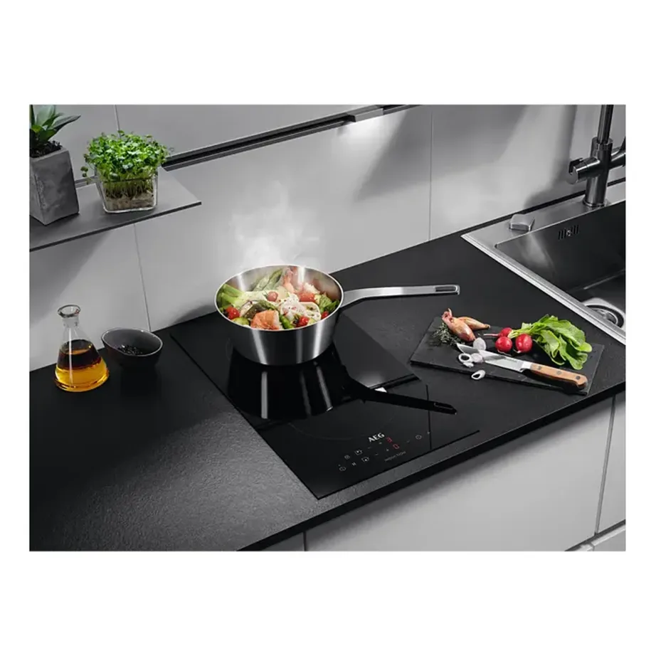 Integreeritav 2-tsooniline induktsioonpliidiplaat AEG IKB32300CB, 30 cm, 3650 W, vitrokeramika, puutetundlik juhtimine, taimer, PowerBoost, lapselukk, must – 2