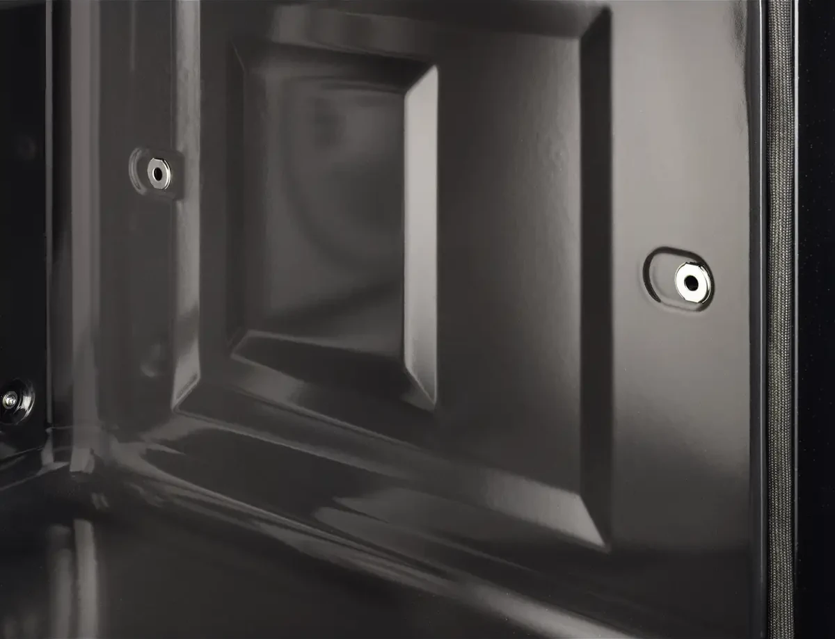 Lihtsasti puhastatav ahjusisustus eemaldatavate siinidega Electrolux LKG604012W pliidil