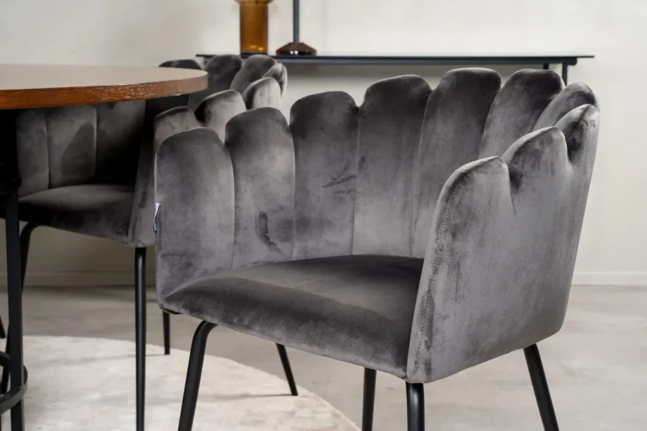 Copenhagen ümmargune söögilaud pruuni spoonkattega ja Limhamn hallid sametist söögitoolid (metalljalad), GR19331 – 4