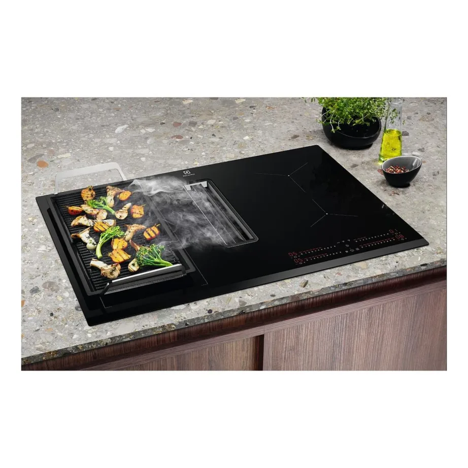 Integreeritav induktsioonpliidiplaat sisseehitatud õhupuhastiga ELECTROLUX ECC8344, 80 cm, 4 tsooni, Bridge-funktsioon, 7350 W, recirkulatsioon või väljatõmme, klaaskeraamiline, puutejuhtimine, must – 2