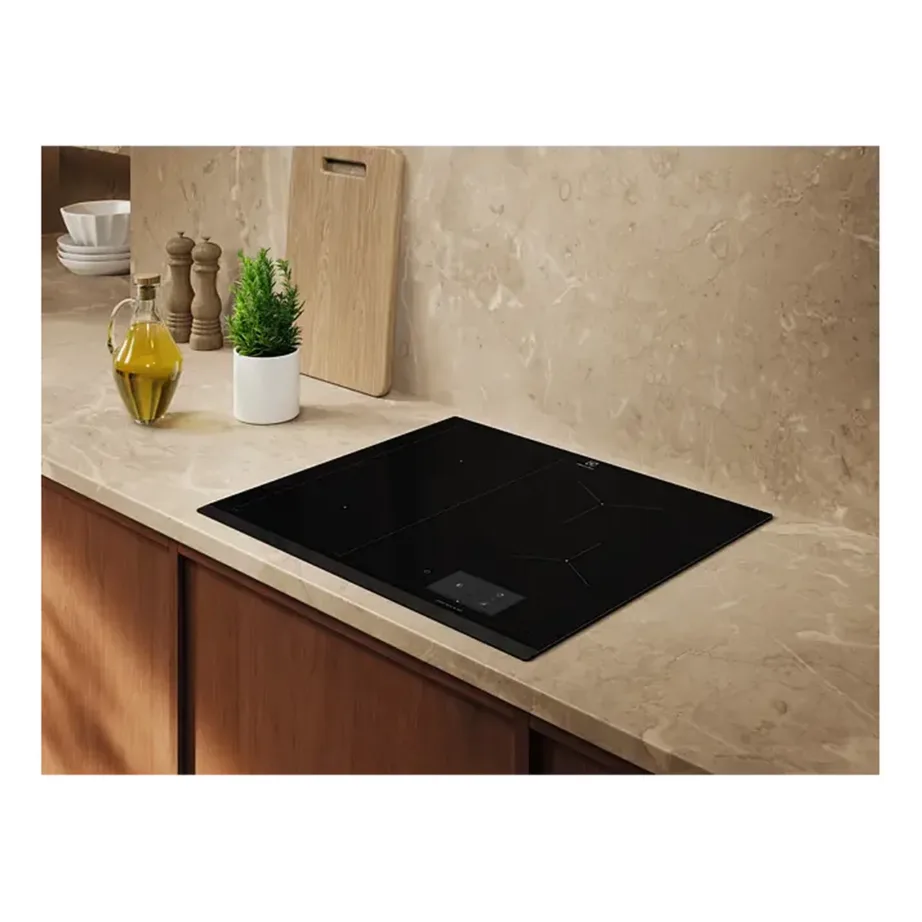 Induktsioonpliidiplaat sensorjuhtimise ja Bridge tsooniga ELECTROLUX EIS67483, 60 cm, 4 tsooni, must vitrokeramika, puutetundlik LCD, Power Booster, jääksoojuse näidik, lapselukk, 7350 W – 6