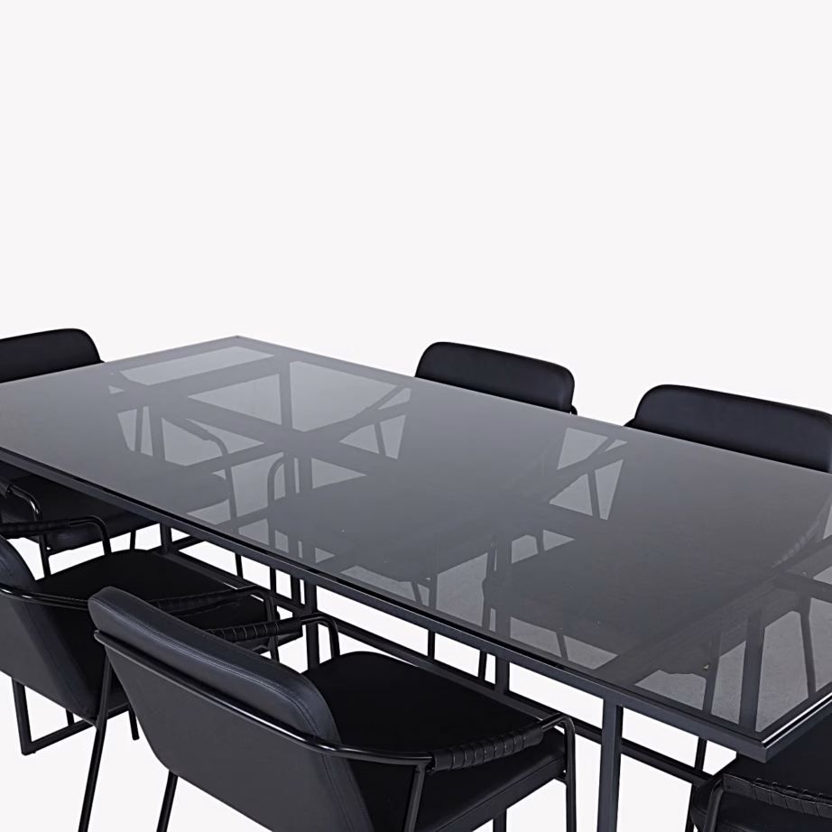 Leif suitsumusta klaasplaadiga söögilaud ja mustast kunstnahast toolid, GR22137 – 3