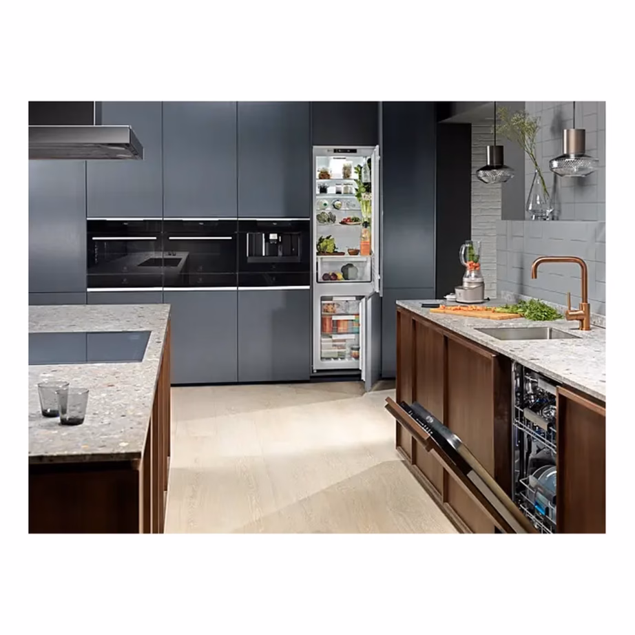 60 cm integreeritav nõudepesumasin Electrolux EEC67310L, 14 nõudekomplekti, 44 dB, energiamärgis D, 8 programmi, 11 l vee kulu, 3 korvi, roostevaba sisekest – 4