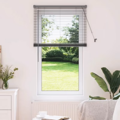 Tumehall alumiiniumist Veneetsia ruloo 130 x 80 cm